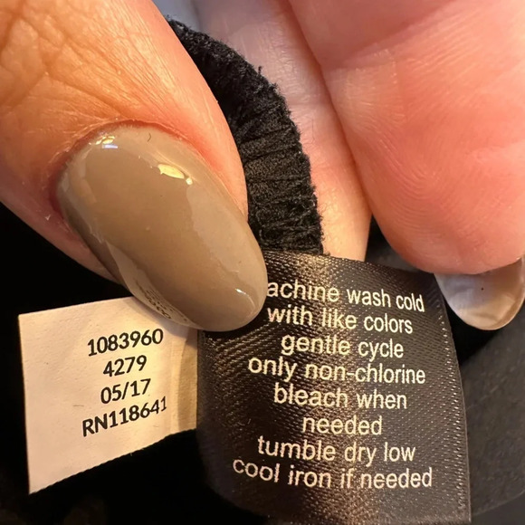 Lane Bryant Black Long Sleeve Cold Shoulder Blouse Women’s Size 14 Large XL - Picture 9 of 10